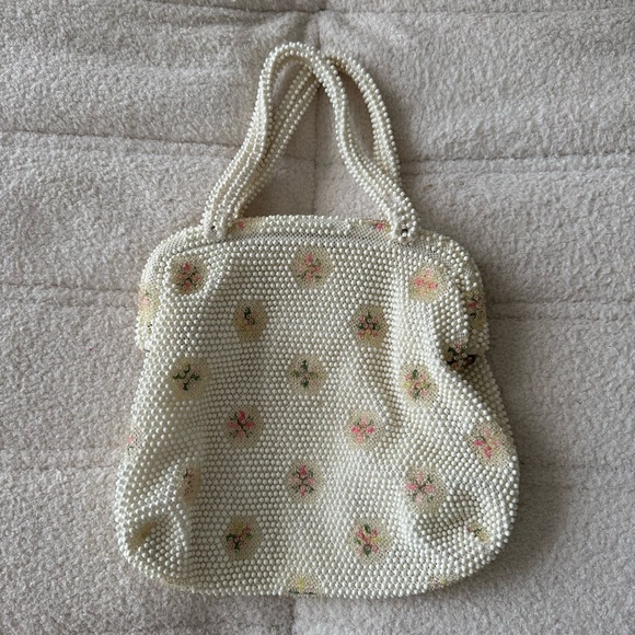 Lumured Handbags - Vintage 1950’s Lumured Corde Bead Floral Bag